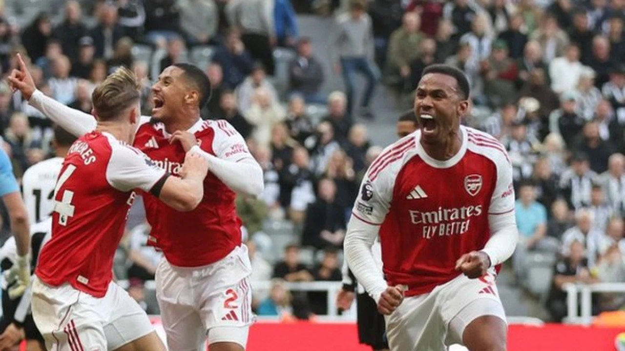 موعد مواجهة آرسنال ومانشستر سيتي في نهائي كأس الرابطة الإنجليزية المرتقب